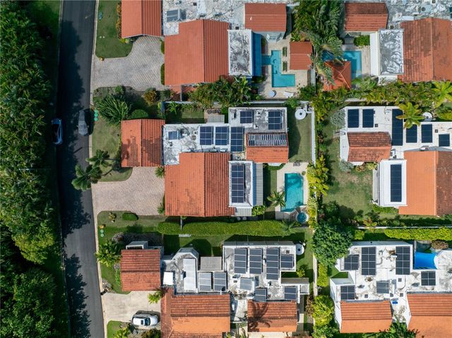 33 CAMINO LAS TORTOLAS, Dorado, PR 00646