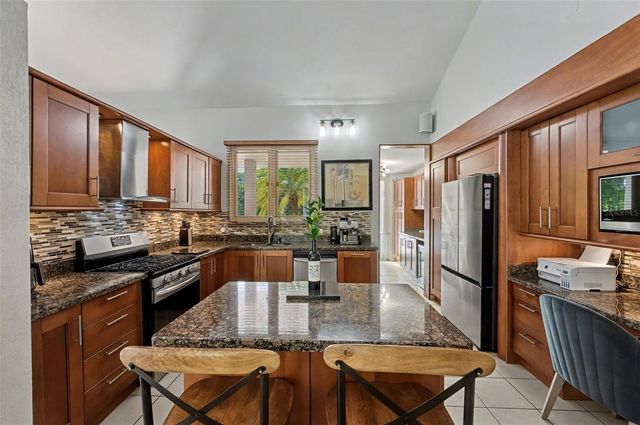 33 CAMINO LAS TORTOLAS, Dorado, PR 00646