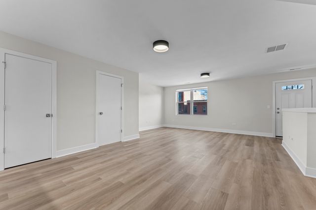 220 S Western Avenue B, Chicago, IL 60612