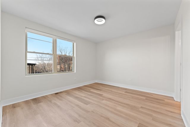 220 S Western Avenue B, Chicago, IL 60612