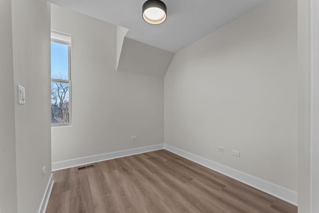 220 S Western Avenue B, Chicago, IL 60612