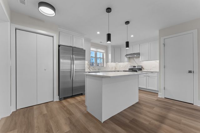 220 S Western Avenue B, Chicago, IL 60612