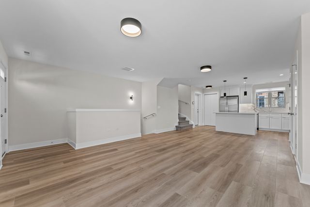 220 S Western Avenue B, Chicago, IL 60612