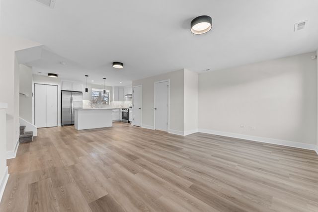 220 S Western Avenue B, Chicago, IL 60612