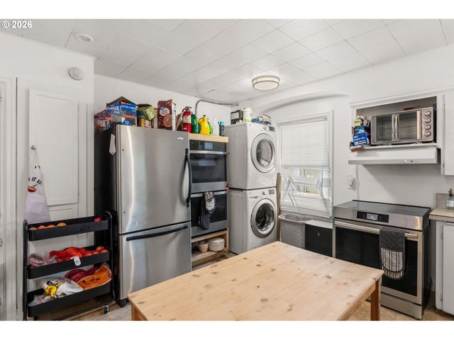 239 E 14TH Ave, Eugene, OR 97401