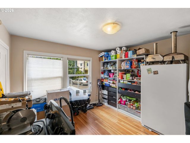 239 E 14TH Ave, Eugene, OR 97401