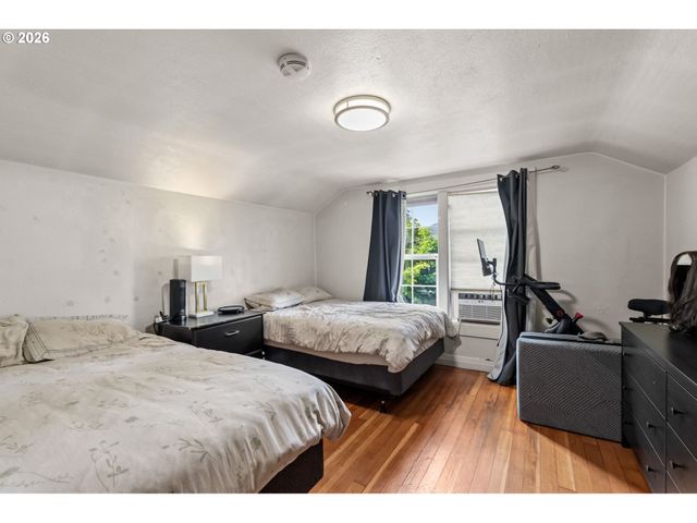 239 E 14TH Ave, Eugene, OR 97401