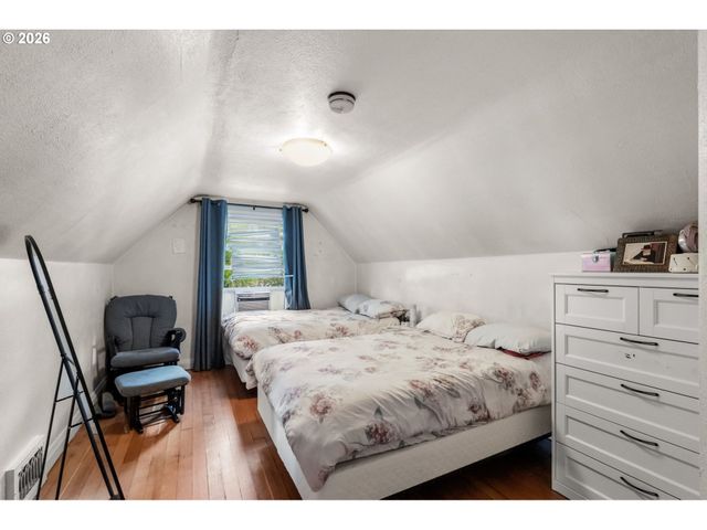 239 E 14TH Ave, Eugene, OR 97401