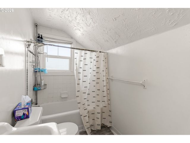 239 E 14TH Ave, Eugene, OR 97401