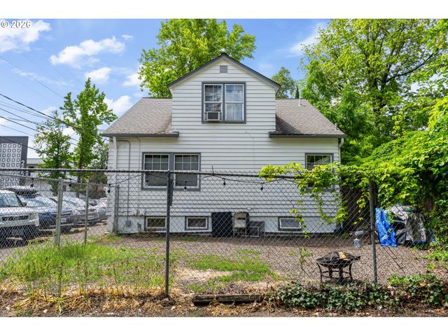 239 E 14TH Ave, Eugene, OR 97401
