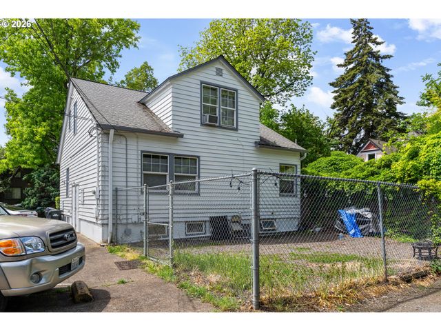 239 E 14TH Ave, Eugene, OR 97401