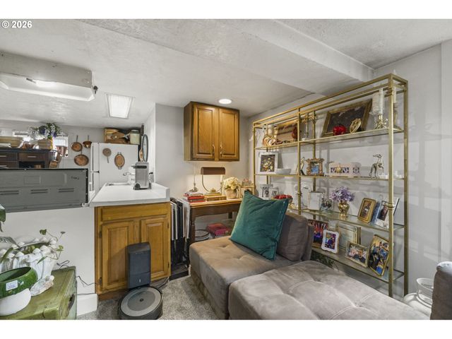 239 E 14TH Ave, Eugene, OR 97401