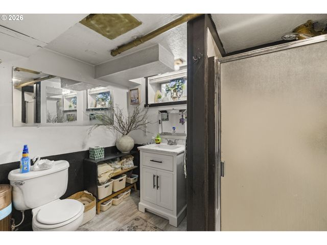 239 E 14TH Ave, Eugene, OR 97401