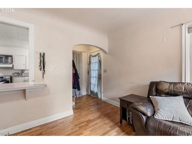 239 E 14TH Ave, Eugene, OR 97401