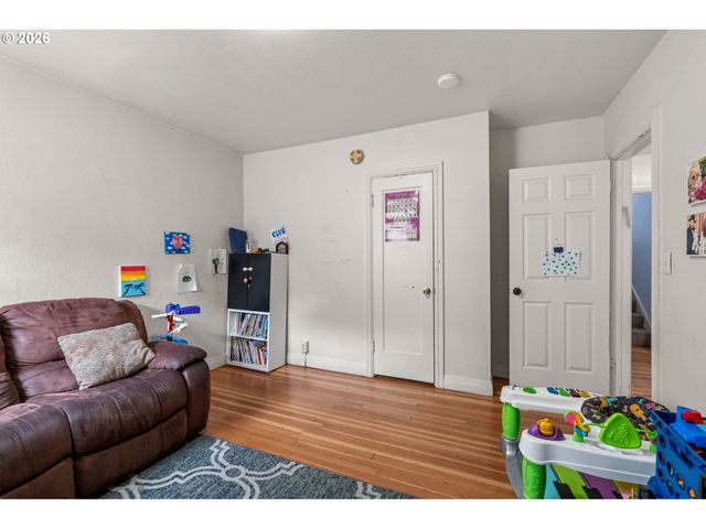 239 E 14TH Ave, Eugene, OR 97401