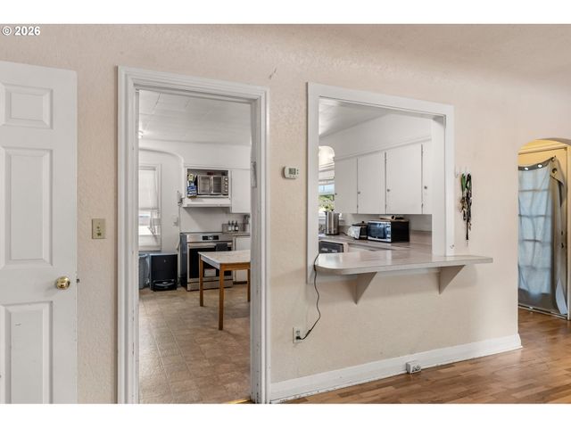 239 E 14TH Ave, Eugene, OR 97401