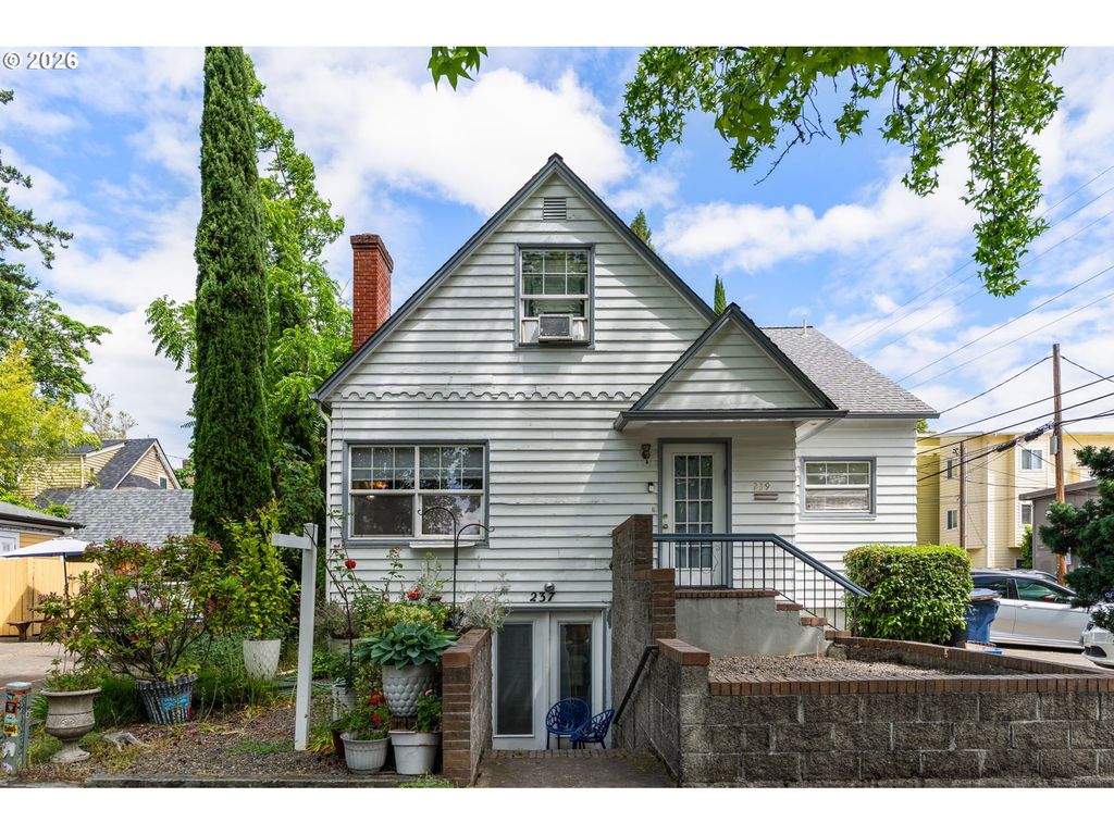 239 E 14TH Ave, Eugene, OR 97401