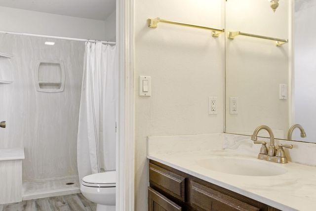 6708 Christy Avenue NE, Albuquerque, NM 87109