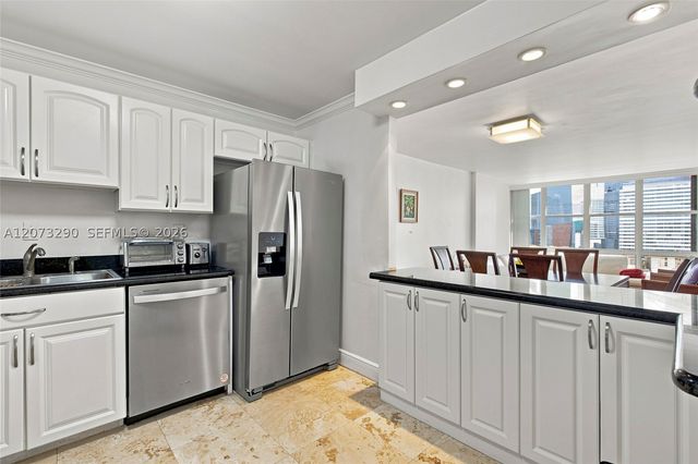1901 Brickell Ave B1411, Miami, FL 33129