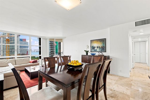 1901 Brickell Ave B1411, Miami, FL 33129