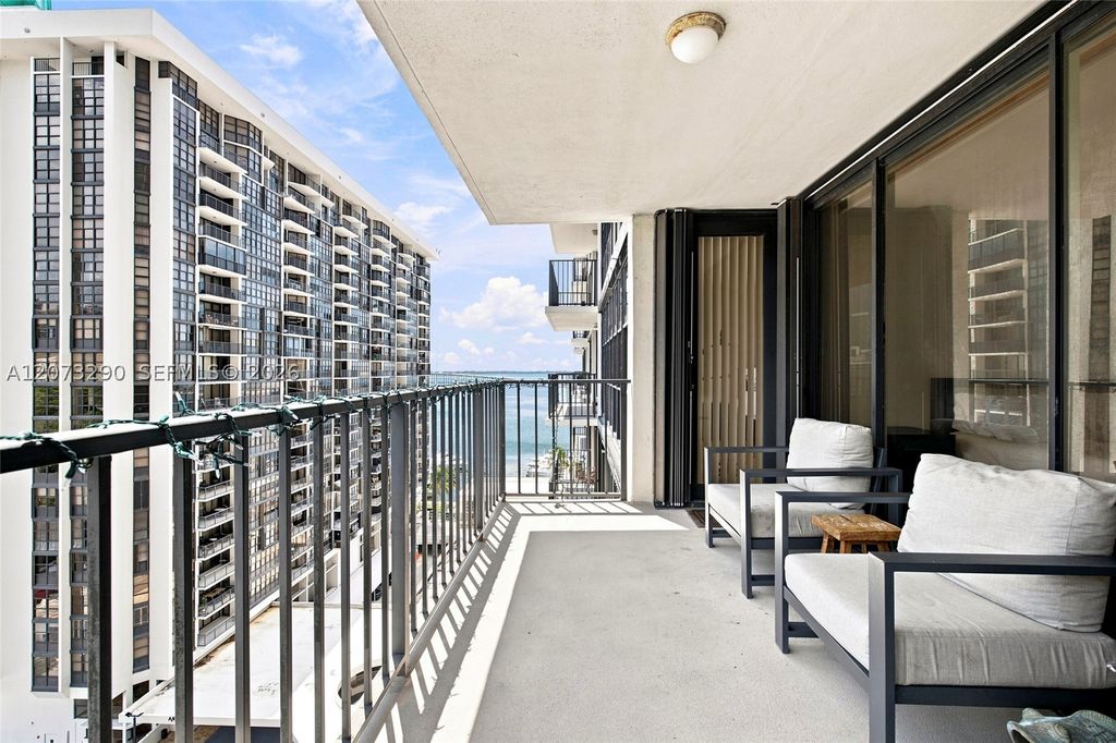 1901 Brickell Ave B1411, Miami, FL 33129
