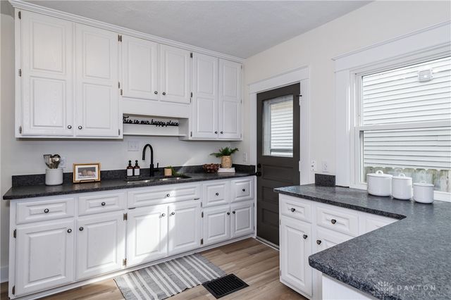 431 Triangle Avenue, Oakwood, OH 45419