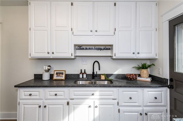 431 Triangle Avenue, Oakwood, OH 45419