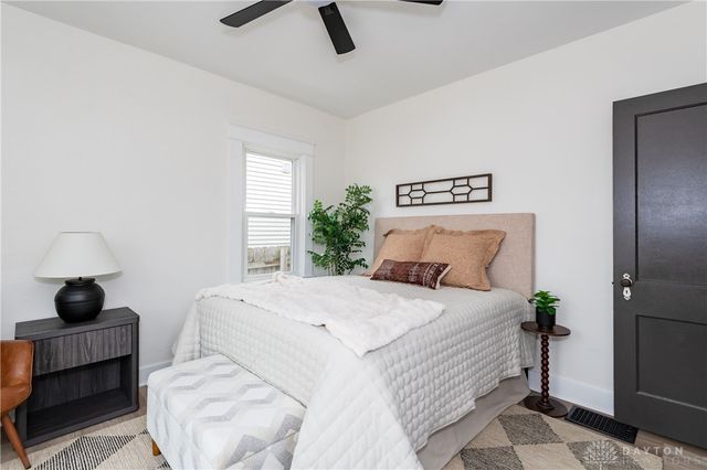 431 Triangle Avenue, Oakwood, OH 45419