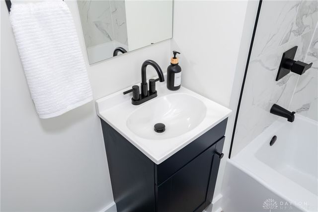 431 Triangle Avenue, Oakwood, OH 45419