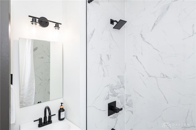 431 Triangle Avenue, Oakwood, OH 45419