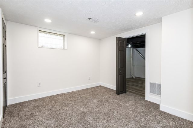 431 Triangle Avenue, Oakwood, OH 45419