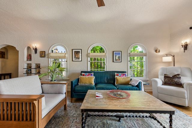 170 Saint Joseph, Long Beach, CA 90803