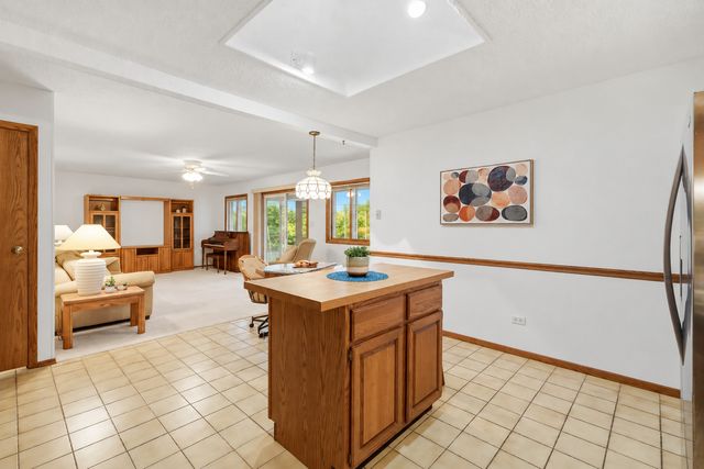 1723 E Maya Lane, Mount Prospect, IL 60056