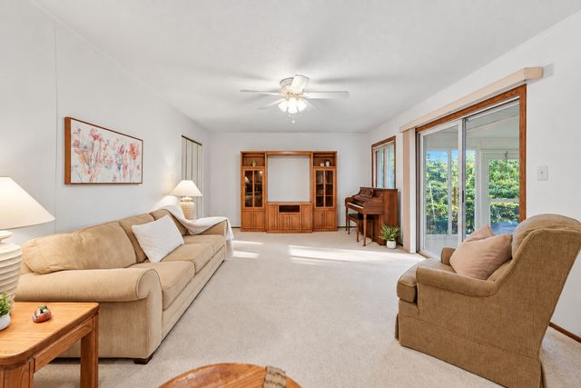 1723 E Maya Lane, Mount Prospect, IL 60056