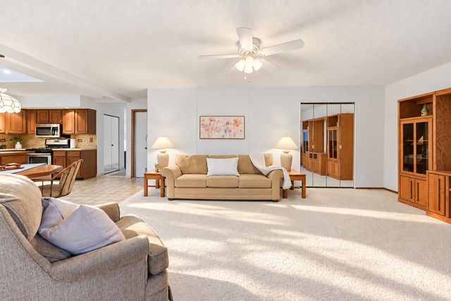 1723 E Maya Lane, Mount Prospect, IL 60056