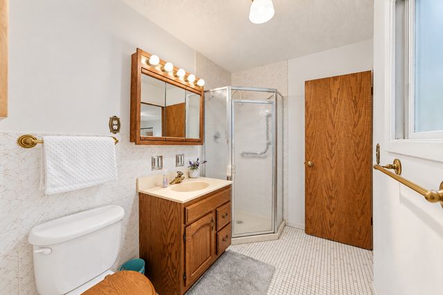 1723 E Maya Lane, Mount Prospect, IL 60056