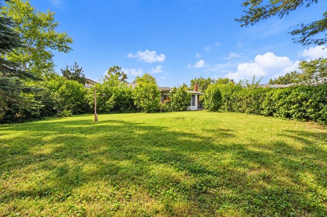 1723 E Maya Lane, Mount Prospect, IL 60056
