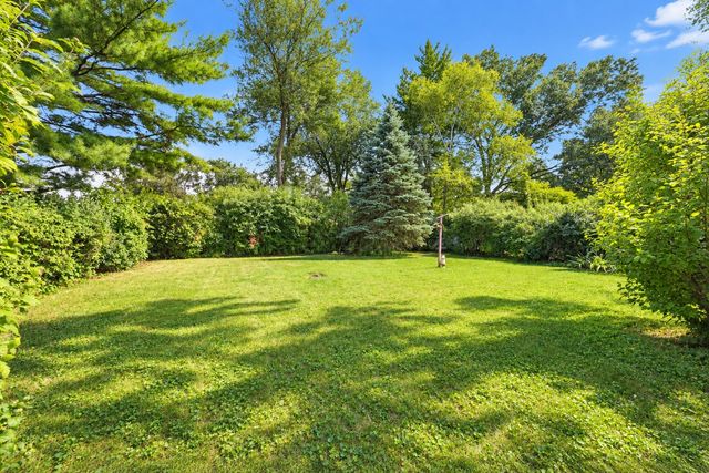 1723 E Maya Lane, Mount Prospect, IL 60056