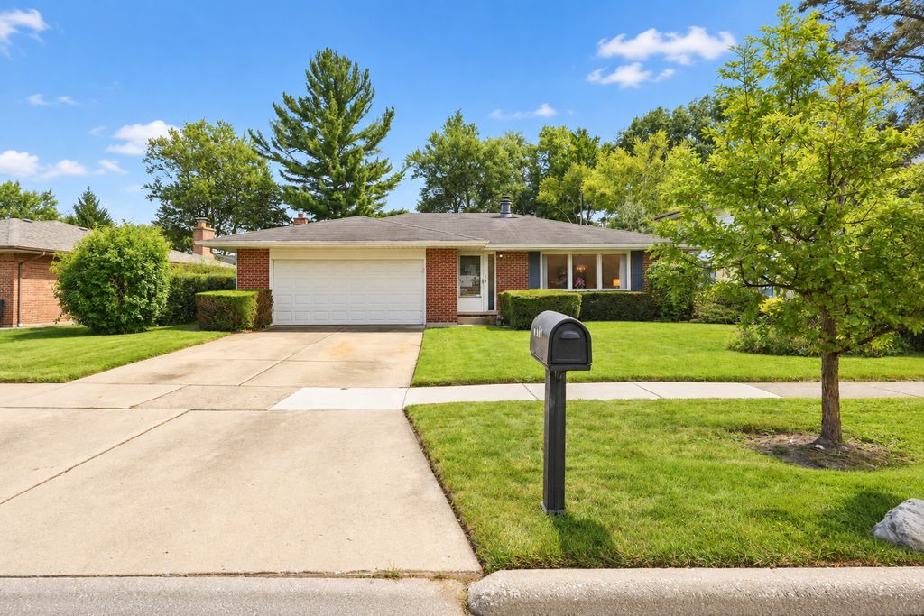 1723 E Maya Lane, Mount Prospect, IL 60056 — photo 2