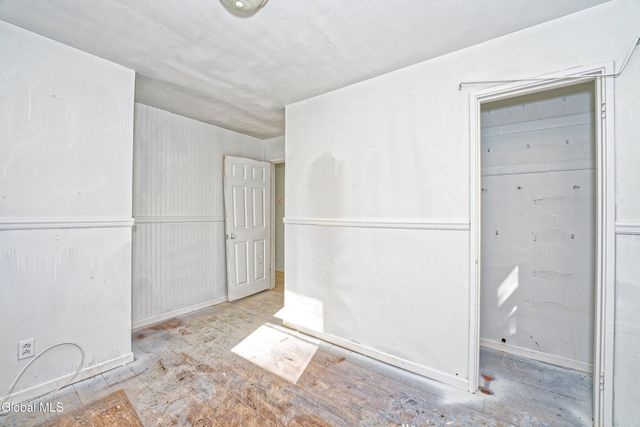 13 Winslow Drive, Colonie, NY 12309