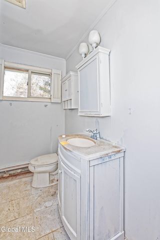 13 Winslow Drive, Colonie, NY 12309