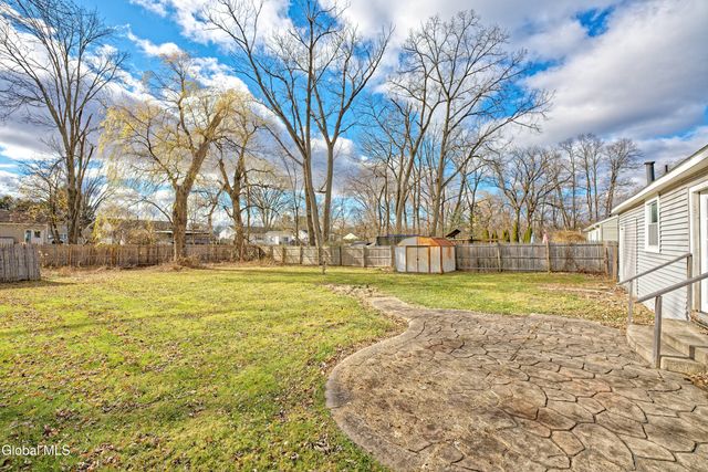 13 Winslow Drive, Colonie, NY 12309