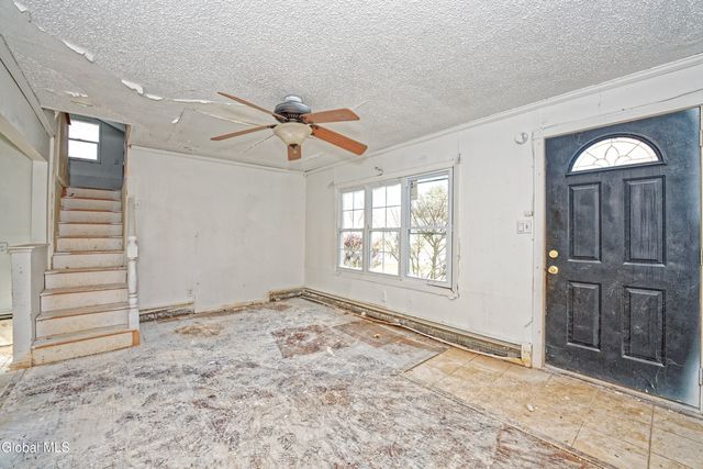 13 Winslow Drive, Colonie, NY 12309