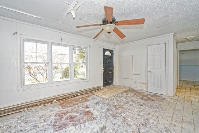 13 Winslow Drive, Colonie, NY 12309