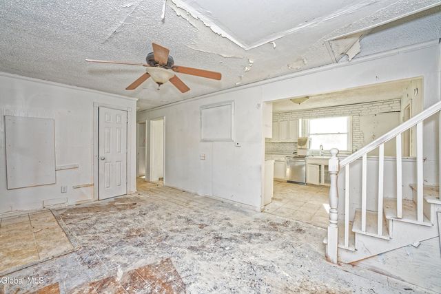 13 Winslow Drive, Colonie, NY 12309