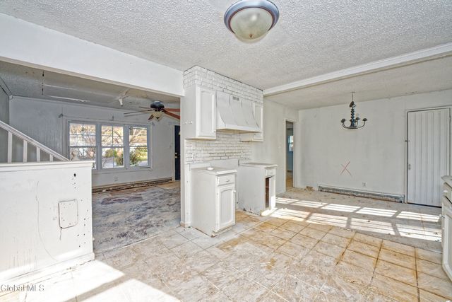 13 Winslow Drive, Colonie, NY 12309