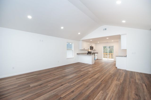 631 S Center Street, Spartanburg, SC 29301