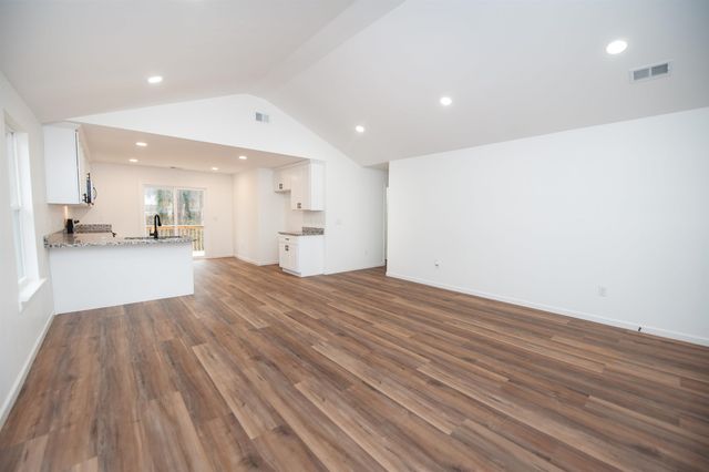 631 S Center Street, Spartanburg, SC 29301