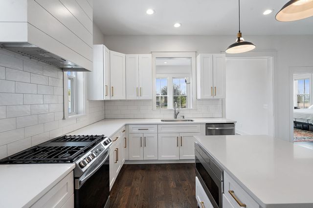 1510 E Stewarts Ln, Nashville, TN 37218