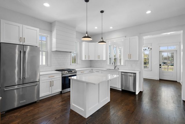 1510 E Stewarts Ln, Nashville, TN 37218